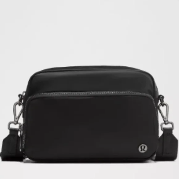 Lululemon Everywhere Crossbody Large 3L w/Metal Hardware EUC - Picture 1 of 8